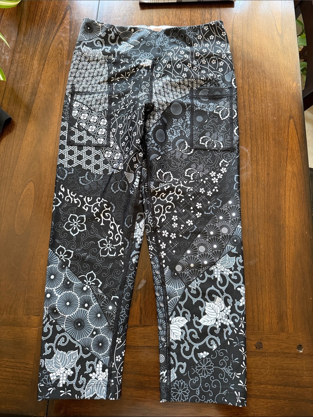 INKnBURN Black & White Patchwork Floral Capri Leggings